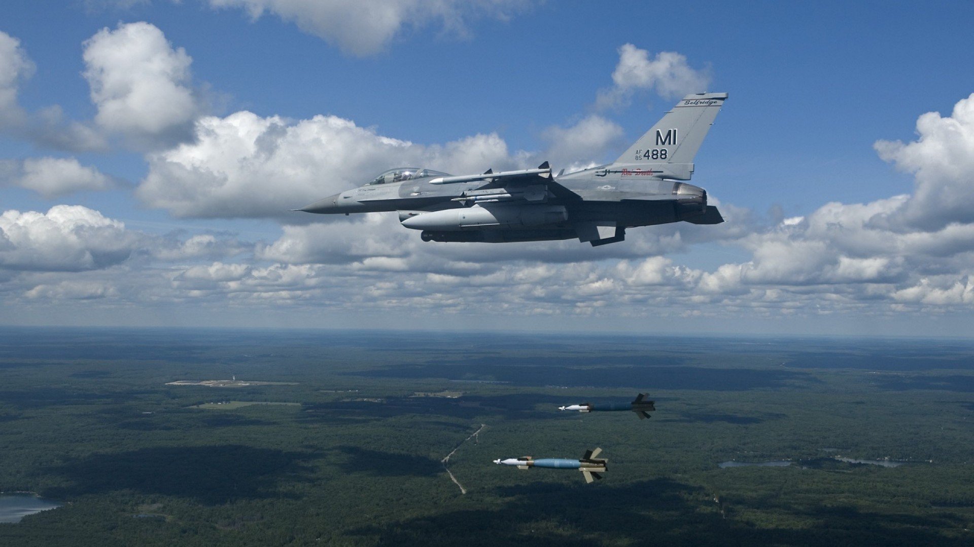 kaiyun网站-足球主题公益跑步活动引数万人参与，公益足球文案