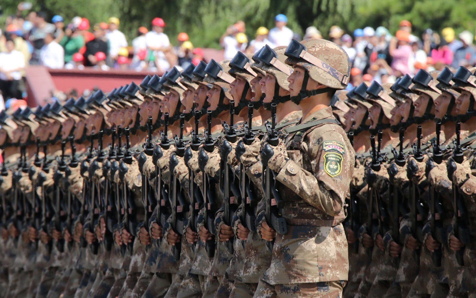各路豪强在赛场上搏杀,展现出强大竞技实力,各路豪杰各显其能