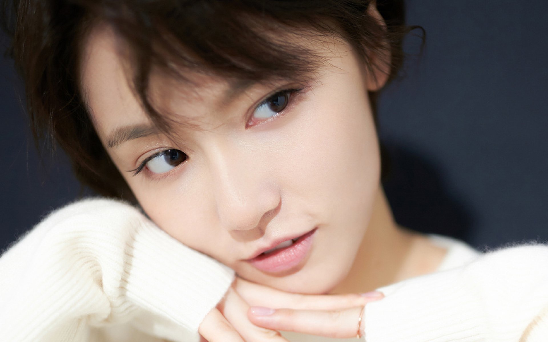 各路豪强在赛场上搏杀,展现出强大竞技实力,各路豪杰各显其能