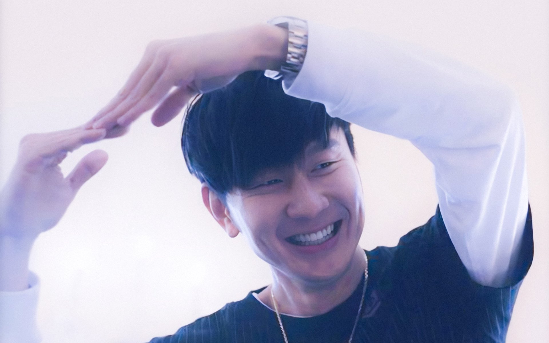 场上冲锋陷阵,场下观众欢呼,掌声雷动,冲锋陷阵上战场是什么动物