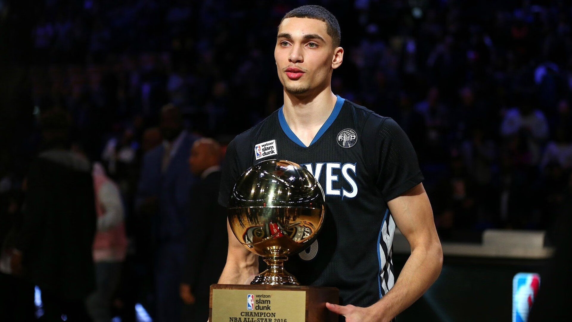 史上最“炸裂”篮下封堵,谁的盖帽最令人称道?,篮球封帽是什么意思